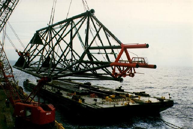 Platformliftedofftransportboat.jpg